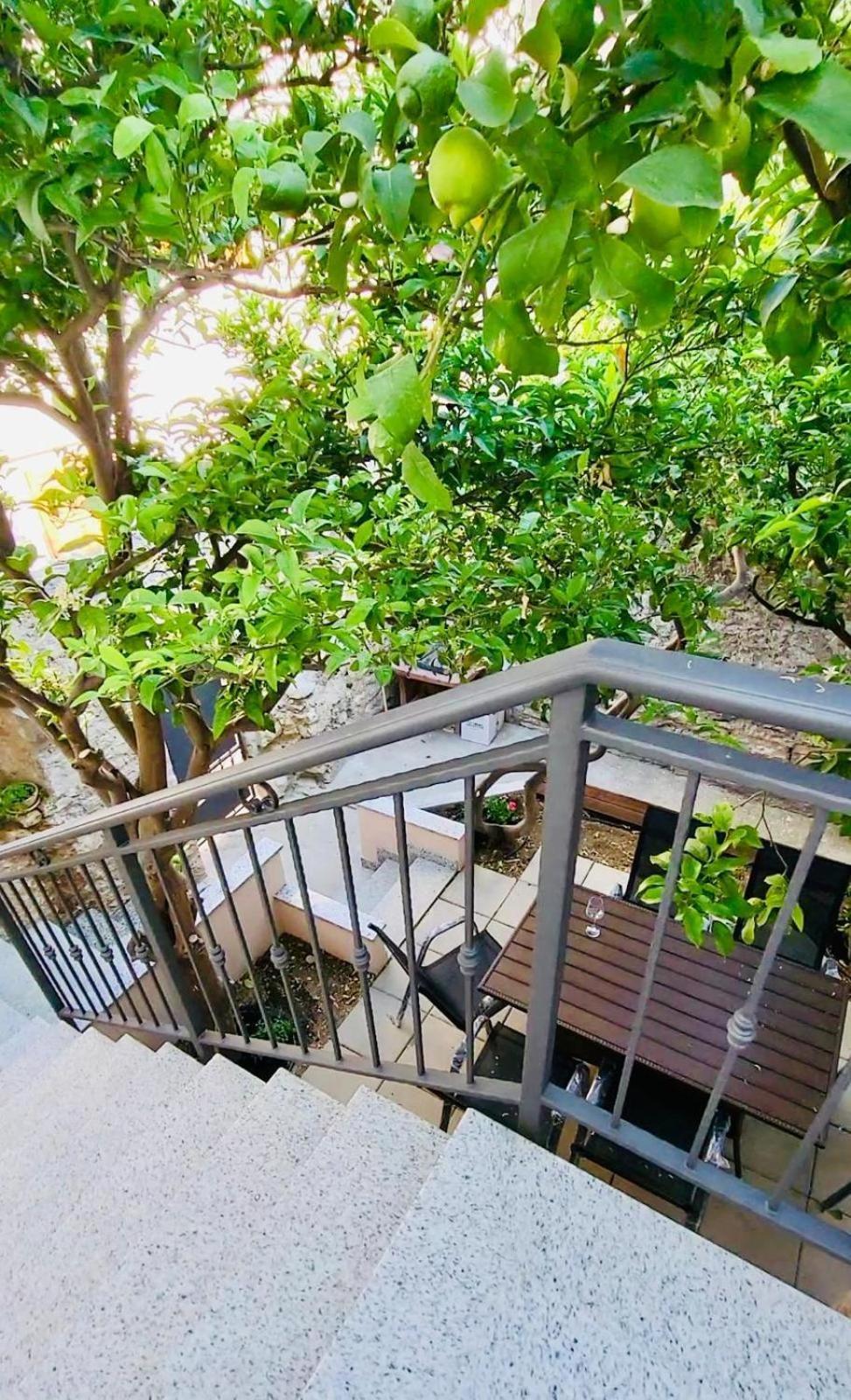 Riva Suite 2 Komiža Exteriör bild